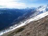 Panorama sull'alta Valle di Susa da poco sotto la vetta