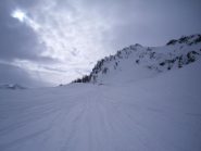 l'arrivo all'alpe Orfeuille  sommersa dalla neve,sotto la Becca Ceré...