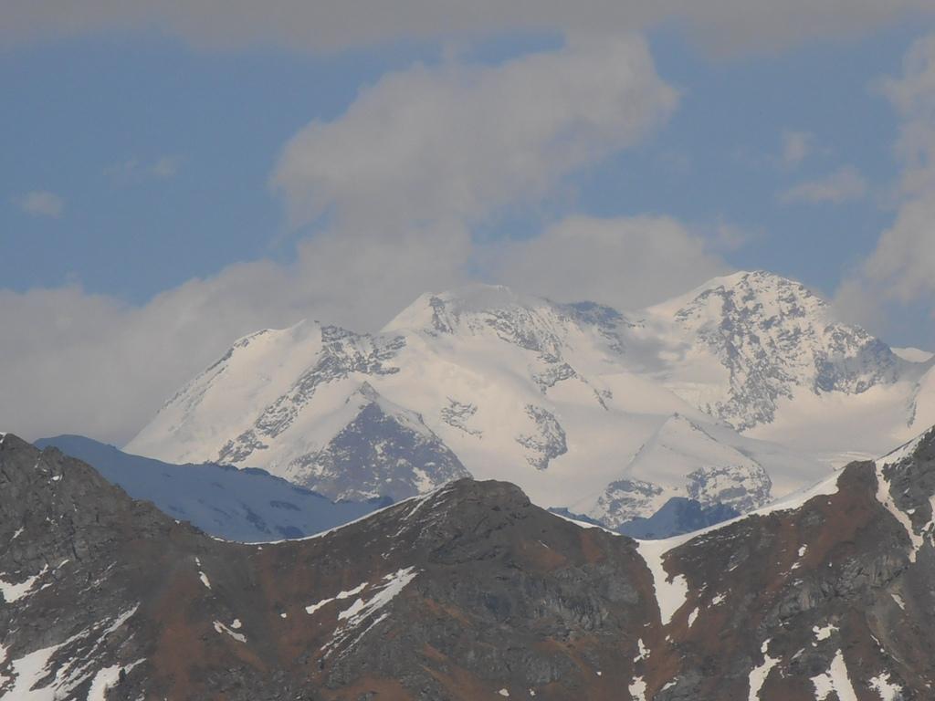 14 - Castore e Lyskamm visti dall'alpe Fontaney