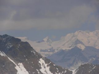 11 - il colle è un ottimo punto panoramico sul Monte Rosa, quì dalla Roccia Nera ai Lyskamm