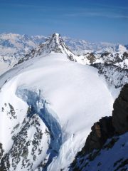 Mont Blanc de Cheilon con la parte alta del percorso visto dalla Ruinette 