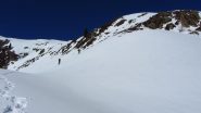 salendo un pendio nevoso abbastanza ripido a quota 2400 m. (21-4-2012)