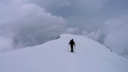 Andrea sale verso la cima del Malamot (28-4-2012)