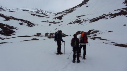 risaliamo i docili pendii del versante NE del Malamot, qui a quota 2400 m. (28-4-2012)
