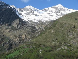 Zoom su Alpe Loetto con Rama e Pal sullo sfondo