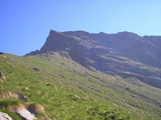 il versante meridionale della cima dalla Cial