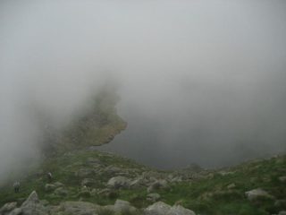 il primo (quello inferiore) dei laghi di Trivera, e un pò di nuvolosità...