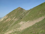 Il Monte Le Stelliere, la traccia di salita che si inerpica sul suo ripido pendio sud