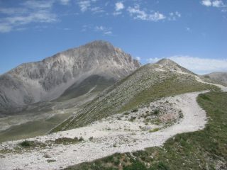 Cresta che va verso la Sella di Monte Aquila