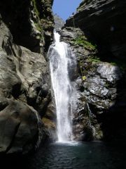 la bella cascata della parte alta