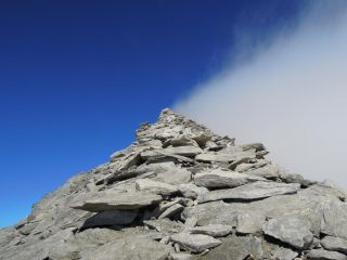 Cresta Sud con nebbia sul versante italiano