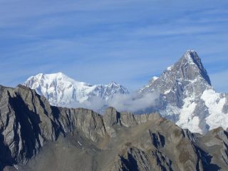 Monte Bianco (sx) e Grand Jorasses (dx)