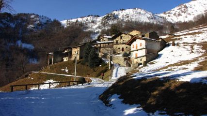 la Borgata Chesta, altro possibile punto di partenza per salire il Birrone (22-12-2012)
