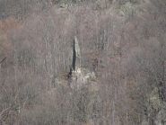 Obelisco nel bosco