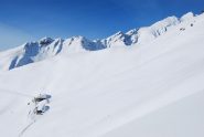 L’alpeggio di Rantin con sullo sfondo tutta la cresta dalla Tete-Noire alla Gd Rochere.