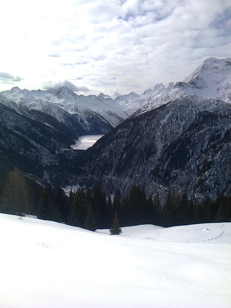 Val Belviso e Monte Torena (cima a destra)