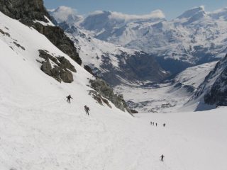 si giunge quindi in vista della parte finale del vallone che ci condurrà fino a Zermatt