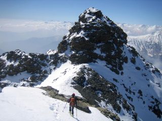 ritorno al colletto: sullo sfondo Monte Orsiera Punta Sud 2878 m.
