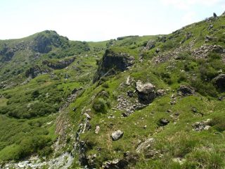 Vista dalla Cappelletta degli Alpini, sulla sinistra Monte Sciguelo