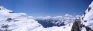 raggiunto il Colle Moncorvè,panorama sul versante piemontese...