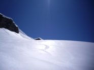 in discesa,belle curve  su neve smollata al punto giusto....