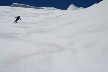 Carlo in discesa sul ghiacciaio  