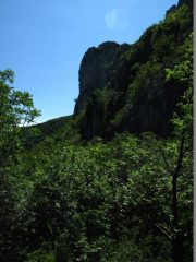 Il versante nord della Rocca Barbena