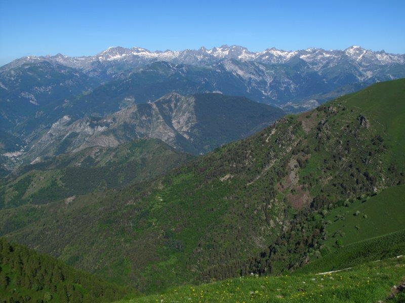 Vista dal Passo di Tanarello su Val Roya e Bego e c.