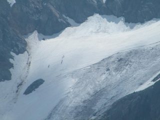 alpinisti sul ghiacciaio