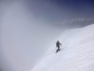 Giorgio Sborder lascia la vetta del monte Bianco, in parete  sud-ovest