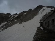 Testa Sud di Bresses e casermetta del Passo Tablasses viste scendendo nella Val Morta