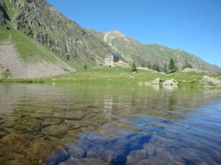 Lago Ischiator inferiore e Rifugio Migliorero
