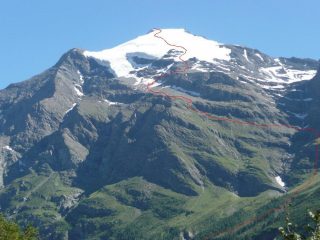 L'imponente montagna vista dall'imbocco del Vallone di Averole