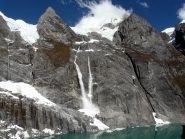 Crollo di seracchi dal ghiacciaio del Yerupaja