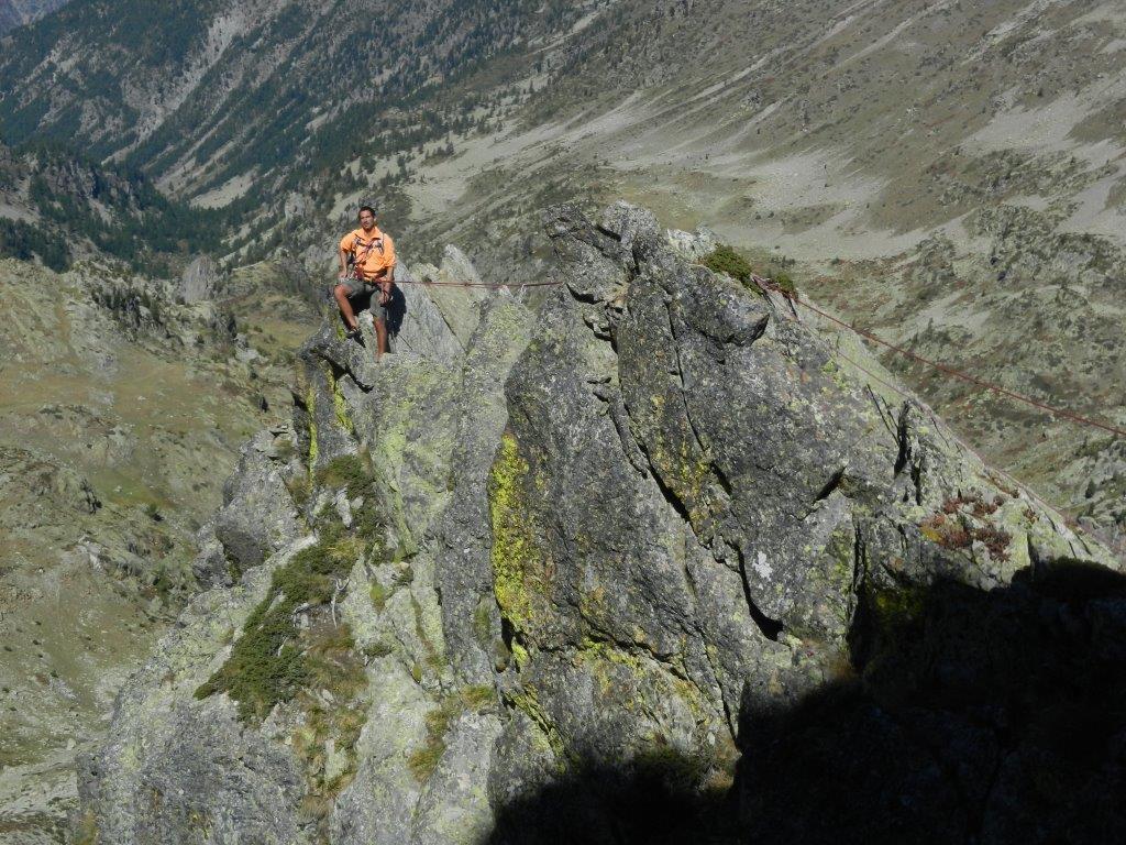 Bel traverso alpinistico del 5° tiro (4b)