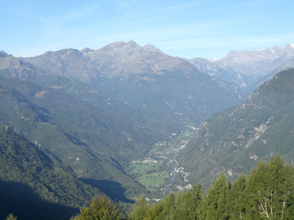 Dall'Alpe Cantel uno sguardo verso il basso