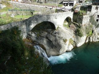 Pont Boset, ponte romanico sul torrente Ayasse