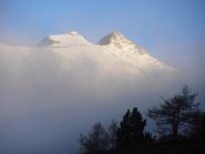 04 - sopra l'alpe Arcella sbuca Rocciamelone dalle nuvole