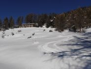 07 - ancora un pò di neve non trasformata sopra il lago di Lozon