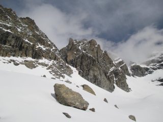 Il ghiacciaio allo stato attuale con il couloir della normale sulla sx ed il Baretti sullo sfondo