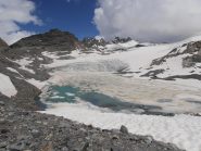 01 - lo stupendo lac Nouveau, parzialmente ghiacciato
