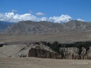 Spunta all'orizzonte la catena dell'Annapurna