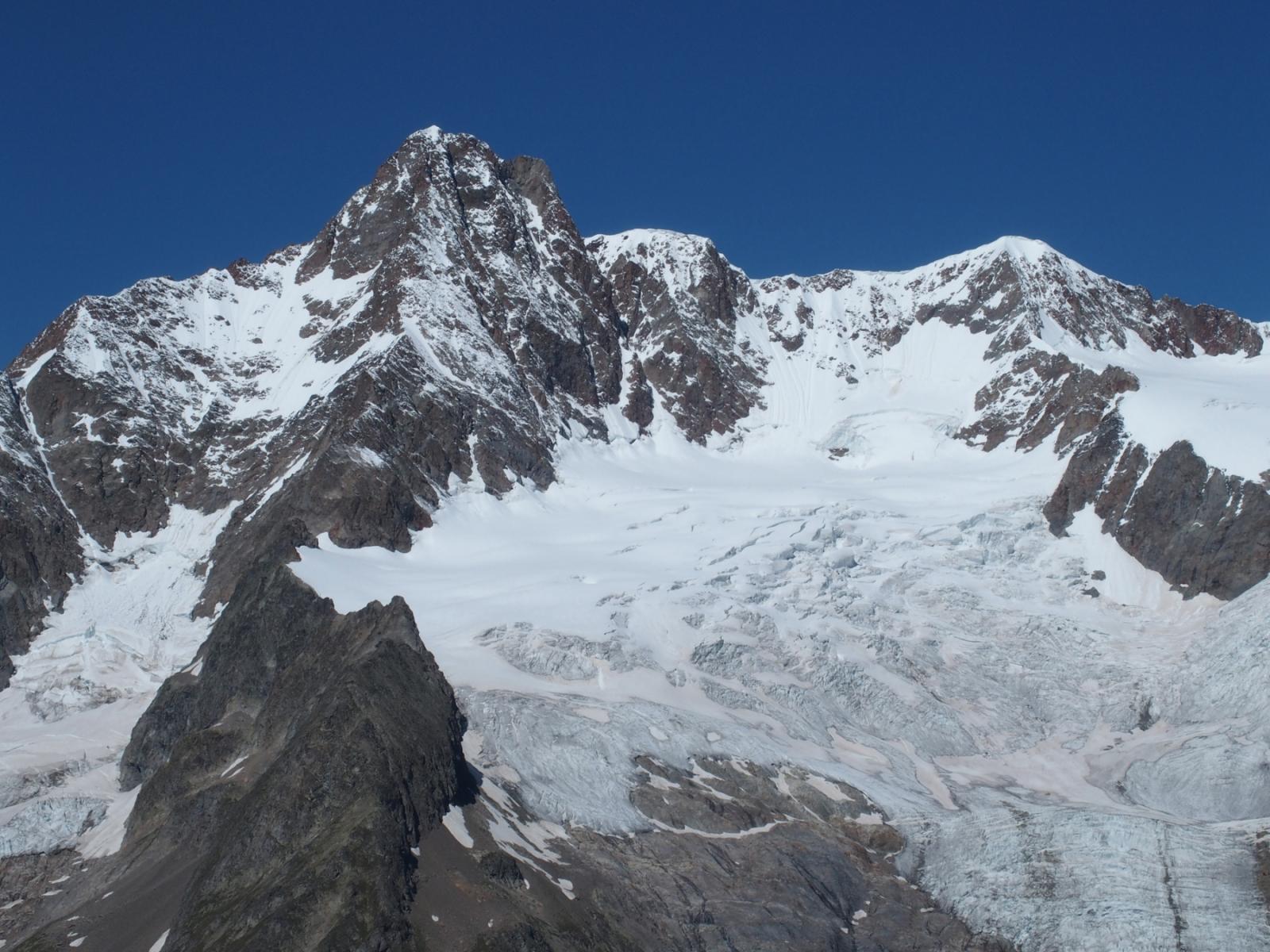 Aiguille des Glaciers e ghiacciaio della Lex Blanche