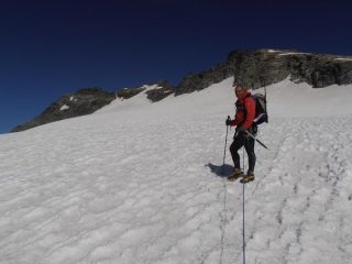 09 - sulla normale del ghiacciaio sopra il Colle del Mont Gelé