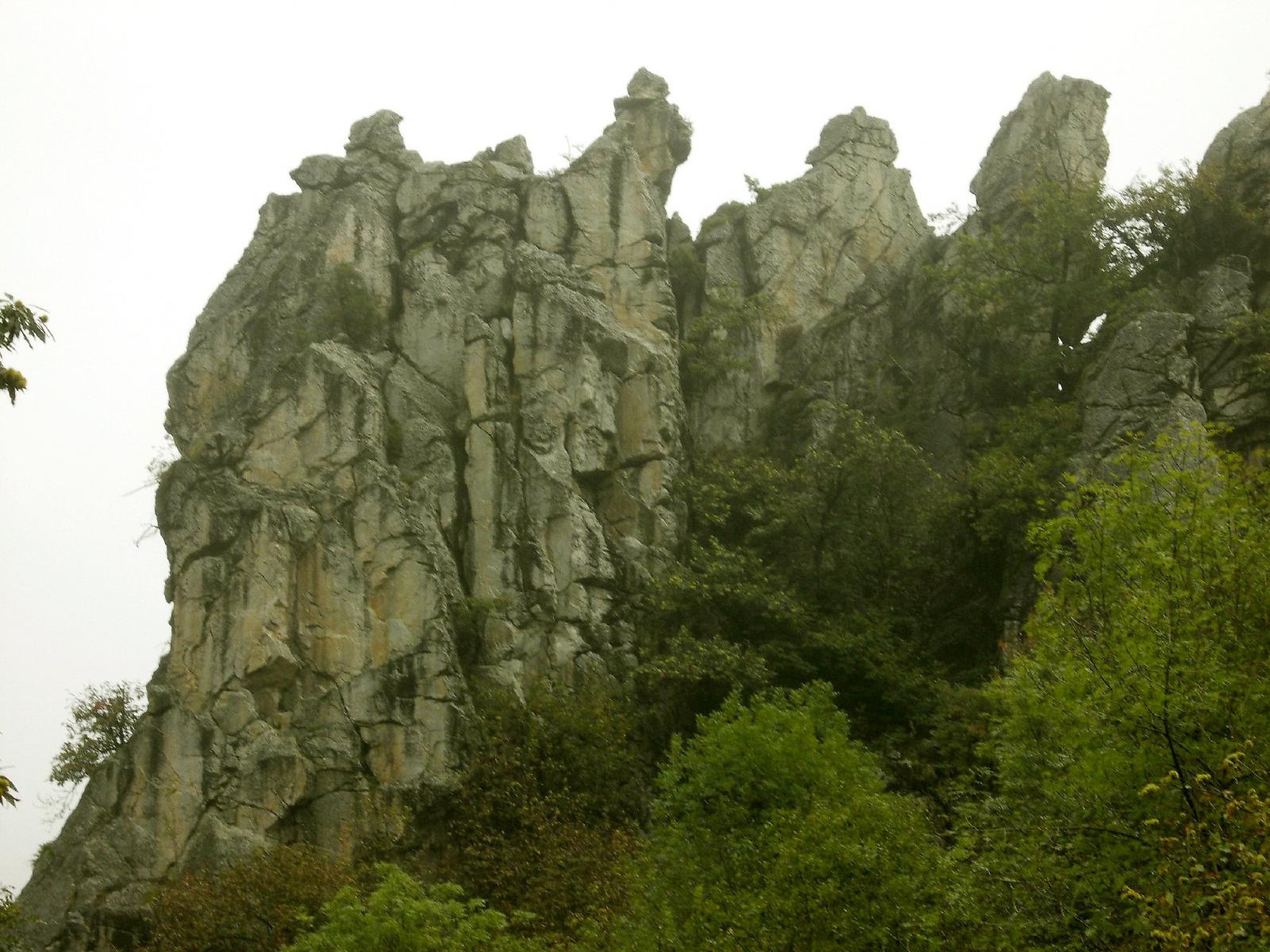 la Rocca vista dalla strada 