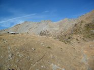 La cima e la cresta viste dai pressi dell'Alpe Piccola Bellalana