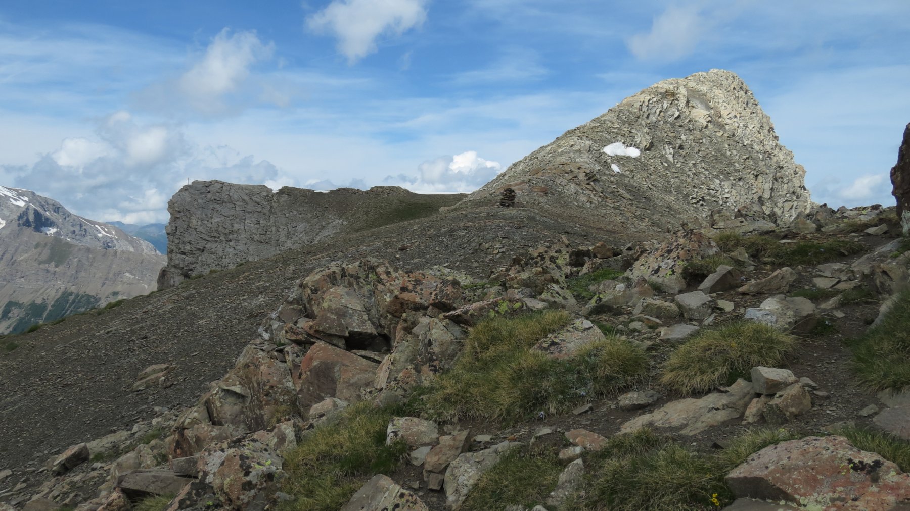 parte finale della cresta detritica che porta in cima al Ventebrun
