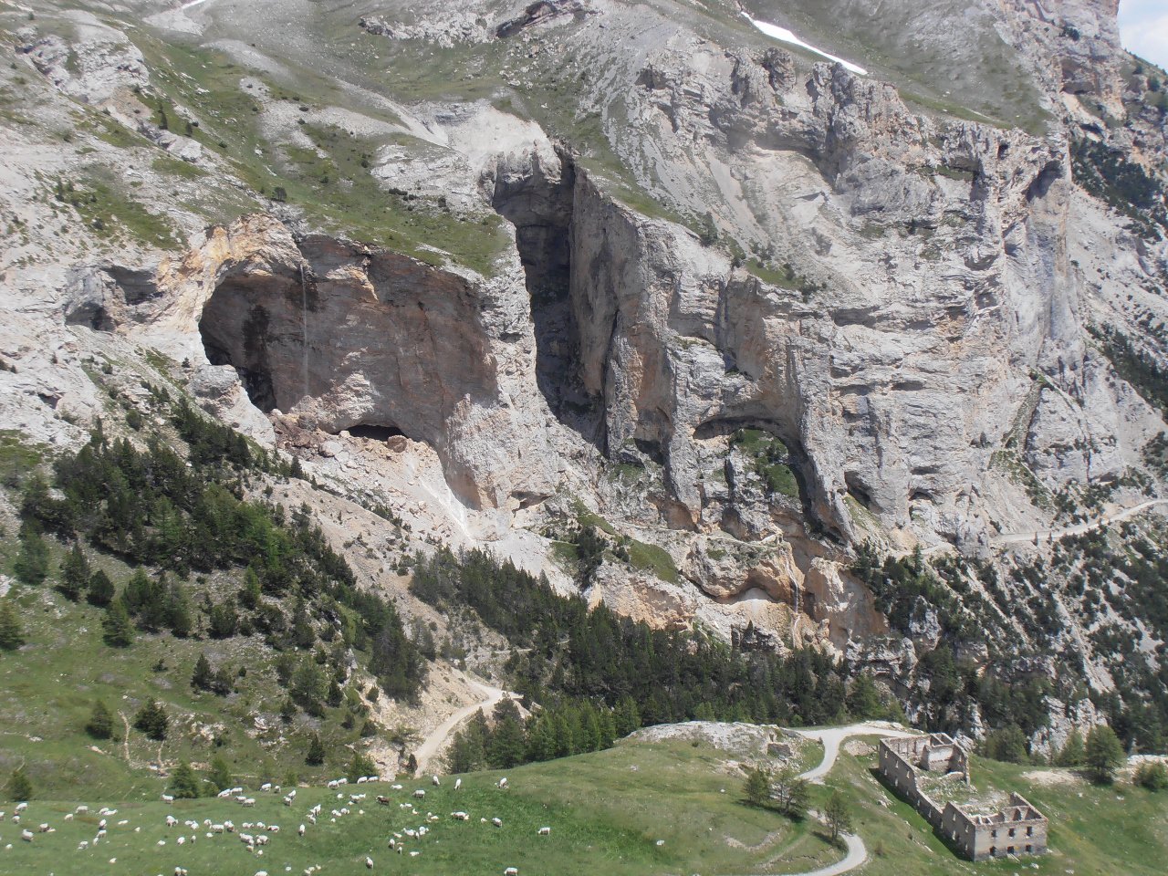 05 - la Grotta dei Saraceni vista da sopra