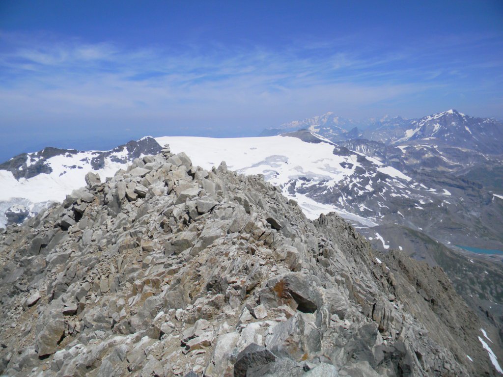 il glacier de la vanoise tra la Dome Arpon a sx e la Dome Chasseforet a dx, il Bianco sullo sfondo