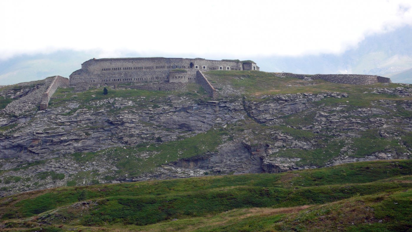 Il Fort de Variselle dalla Q. 2069 m.